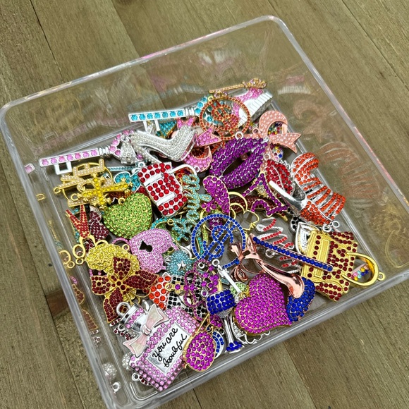 25pc Mixed Charm Sets, Charm Bundle, Bling Charms, Wholesale Charms, - Picture 2 of 3